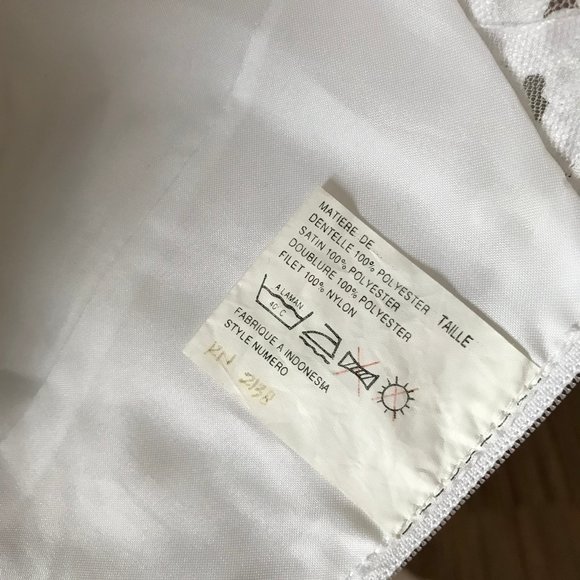 NEW Bridal Dress Cap Sleeve Embellished Satin Bodice Wedding Gown Scallop Train - Picture 12 of 13